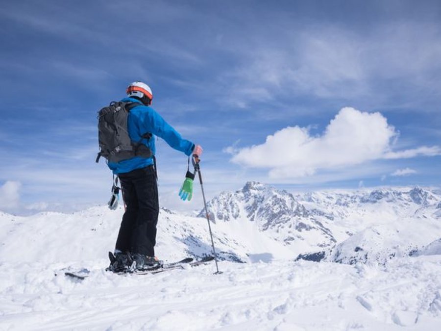Skiatori humb jetën tragjikisht pas atakut kardiak