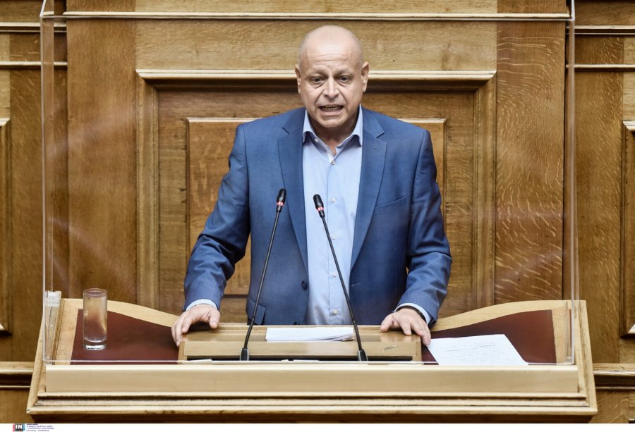 Ndahet nga jeta në moshën 51-vjeçare ish-ministri grek