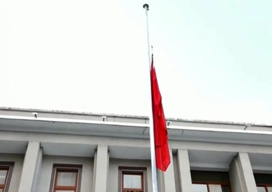 Sot ditë zie kombëtare, Shqipëria nderon viktimat e tërmetit në Turqi e Siri