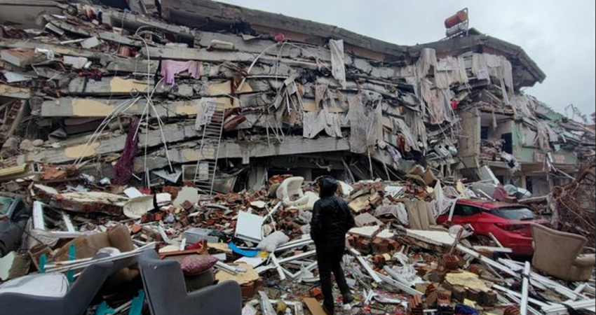 Mbi 37 mijë të vdekur, si pasojë e tërmetit në Turqi e Siri