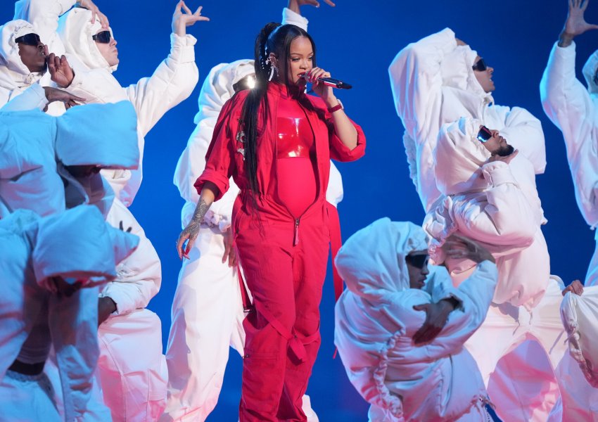 Zbulohet çmimi 'marramendës' i atleteve që Rihanna veshi në performancën e Super Bowl