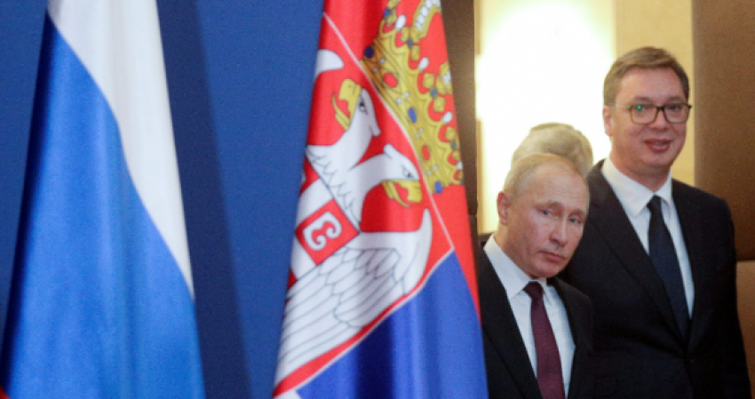 Përzihet sërish Rusia, thotë se Perëndimi po i bën presion Serbisë të na vendos sanksione