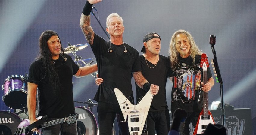'Metallica' dhuroi 125,000 dollarë për zonën e tërmetit në Turqi 