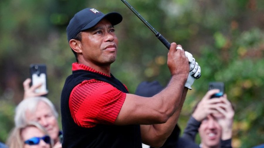 Tiger Woods rikthehet të luaj golf: E ndjej se mund të fitoj sërish