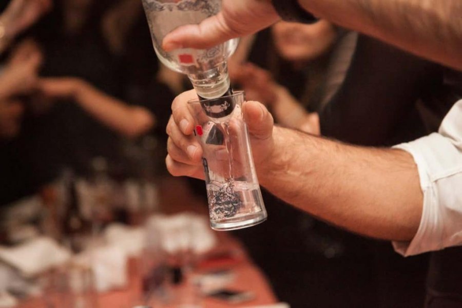 Shqiptarët rezulton ndër të fundit në Europë për blerjen e pijeve alkolike, vetëm 185 mln euro në vit