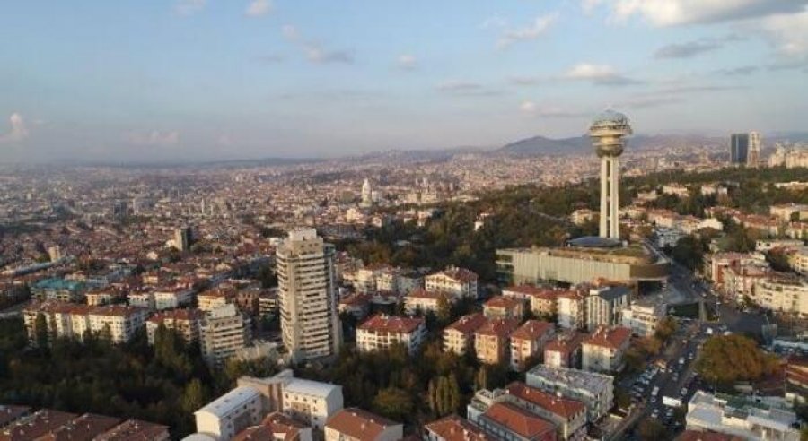 Përfitojnë nga tragjedia, dyfishohen çmimet e qirave në Ankara. Mbi 61 mijë godina shpallen të pabanueshme pas tërmetit
