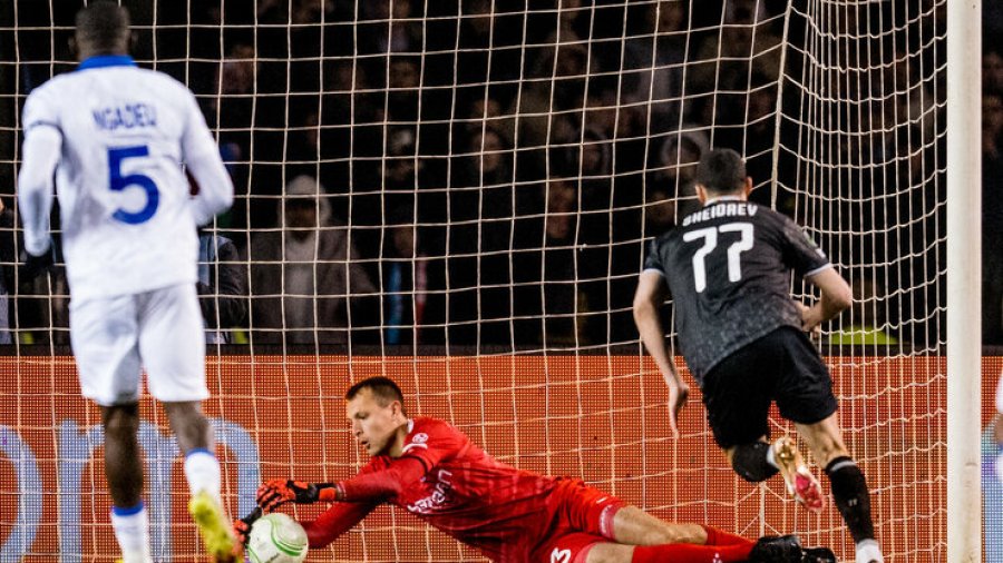 Fiorentina hedh një hap drejt kualifikimit, Qarabag dhe Trabzonspor fitojnë në shtëpi