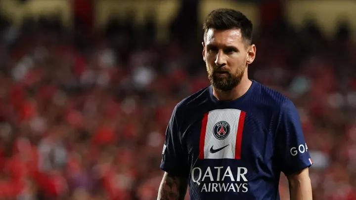 E ardhmja e Lionel Messi-t mbetet mister, babai i tij udhëton drejt Barcelonës