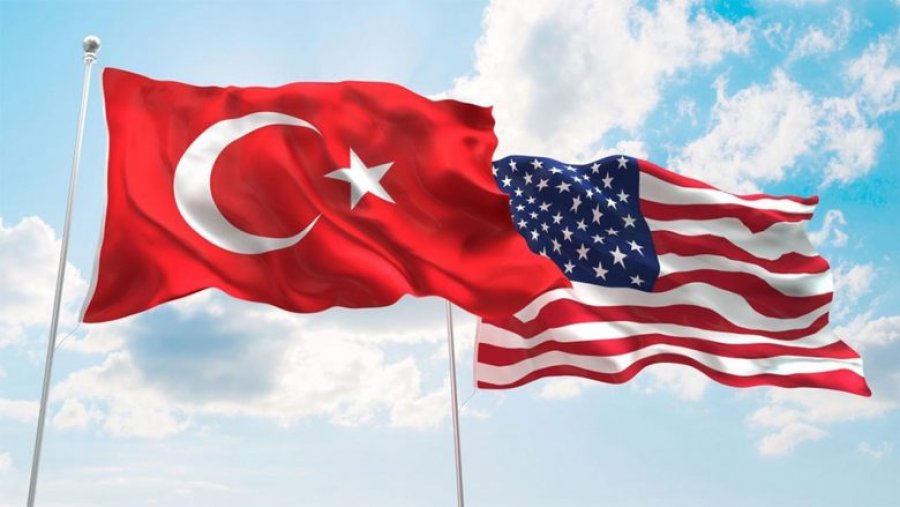Më shumë se 60 tonë materiale ndihme nga SHBA në Turqi