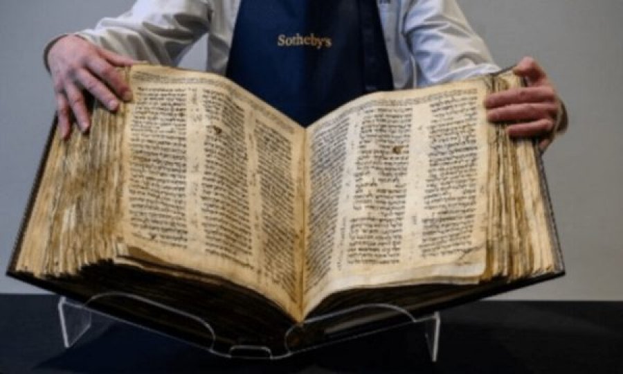 Del në ankand bibla më e vjetër dhe më e plotë hebraike, kap çmimin marramendës