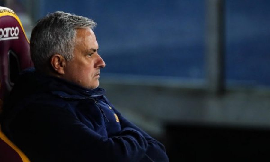 PSG fillon bisedimet me trajnerin e Romës, Jose Mourinho