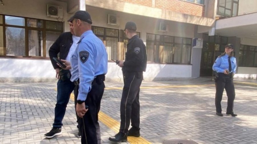 Alarme për bomba në disa shkolla në Shkup dhe Prilep