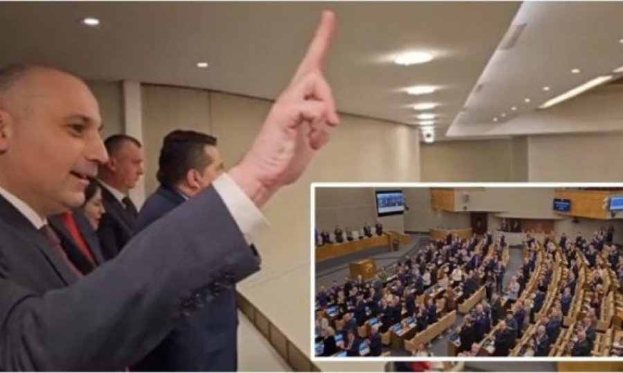 Një delegacion nga Republika Serbe e Bosnjës priten me duartrokitje në Dumën ruse, përgjigjen duke ngritur tre gishtat