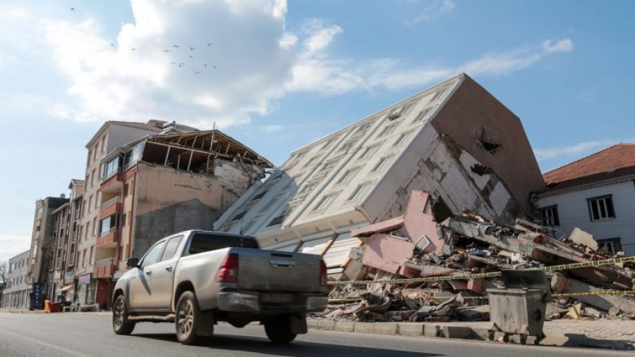 Pas tërmetit shkatërrues, Turqia arreston afro 200 persona për ndërtimet e dobëta