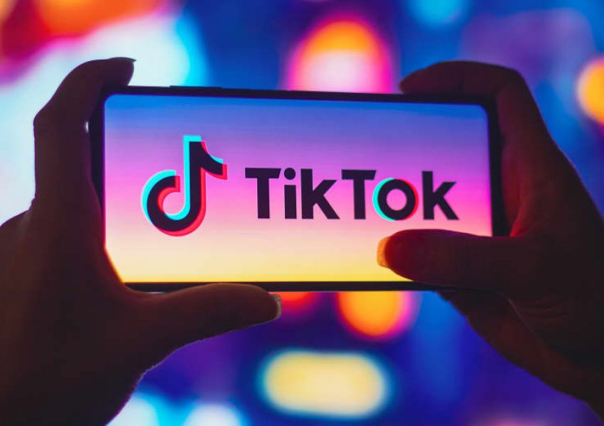 PNUD: 95% e të rinjve e kalojnë kohën e lirë në TikTok, Snap Chat dhe Instagram