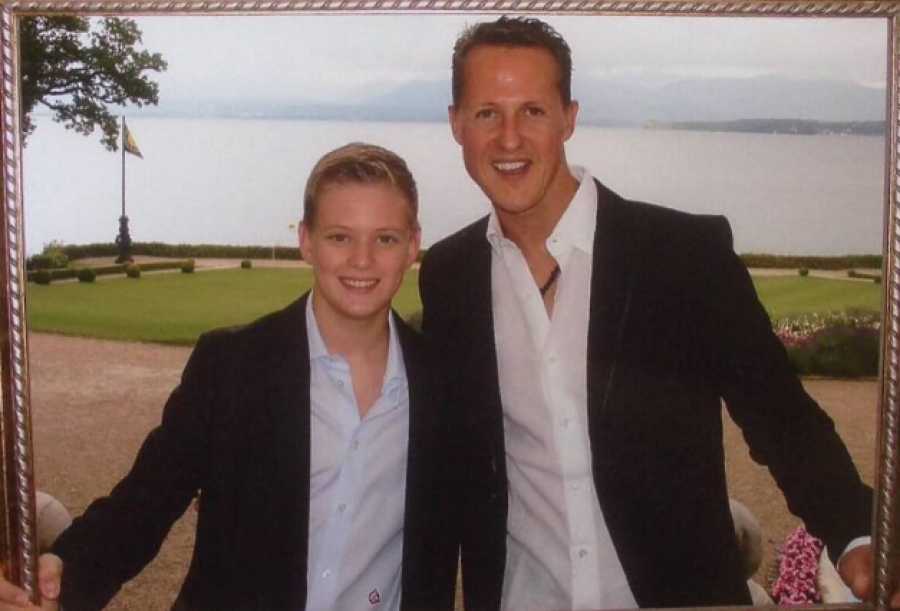 Mick Schumacher uron babanë e tij të famshëm Michael për datëlindjen