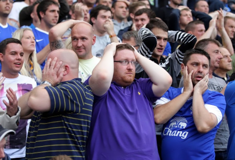 Evertoni në krizë të thellë: Tifozët kërkojnë largimin e drejtuesve dhe lojtarëve