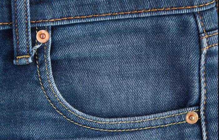Pse janë kopsat e vogla në xhepat e xhinseve? Përgjigjja nuk është ajo që mendonit