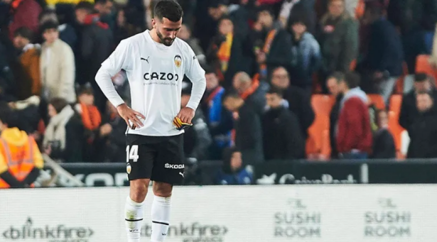 E trishtë, tifozi i Valencias ndërron jetë pas një ataku kardiak në tribunë