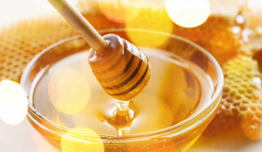 Mjalti si zëvendësues i sheqerit, përfitimet që i sjell organizmit