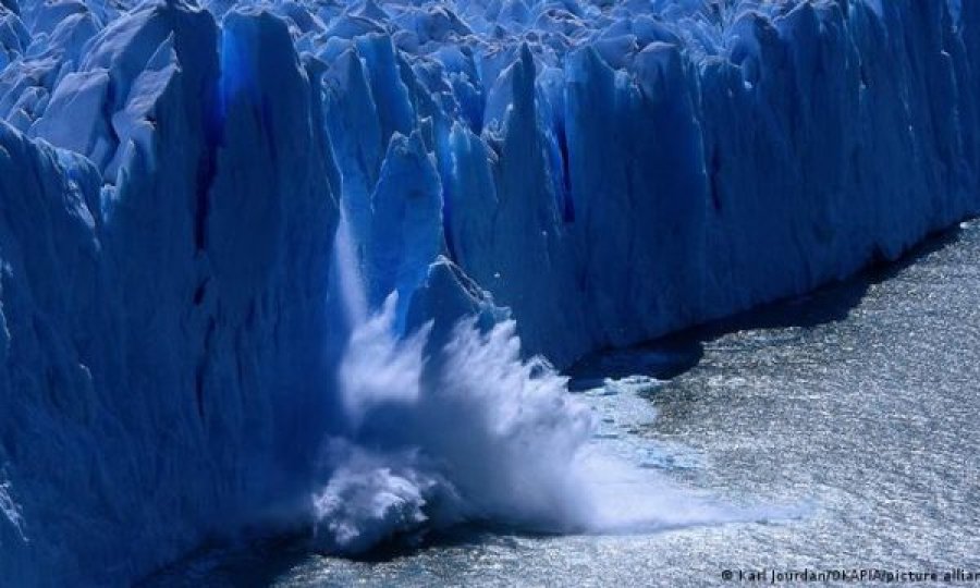 Në vitin 2100 dy të tretat e akullnajave mund të zhduken