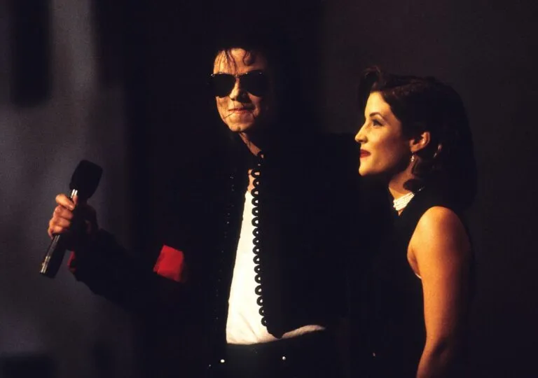 Marrëdhënia e trazuar e Lisa Marie Presley me Michael Jackson