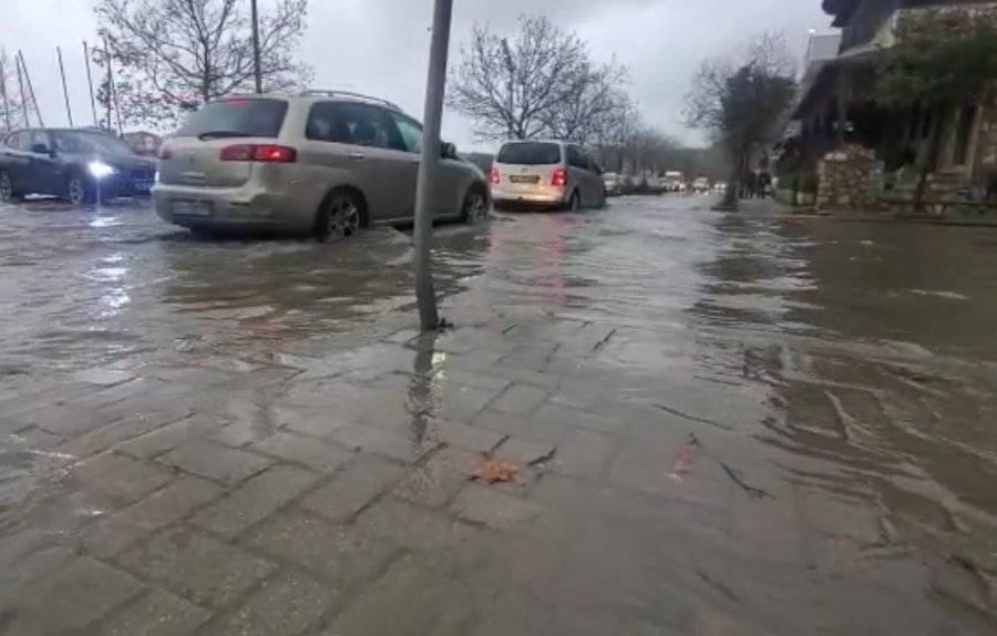 Fillojnë përmbytjet në Durrës, probleme te stadiumi, te Plepat dhe në Shënavlash