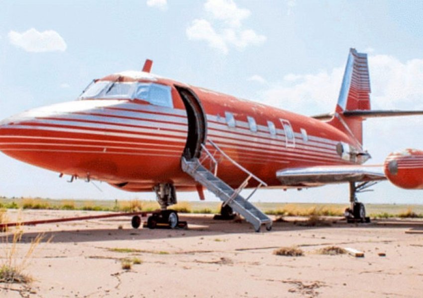Avioni privat i Elvis Presley shitet me çmim ‘ofertë’