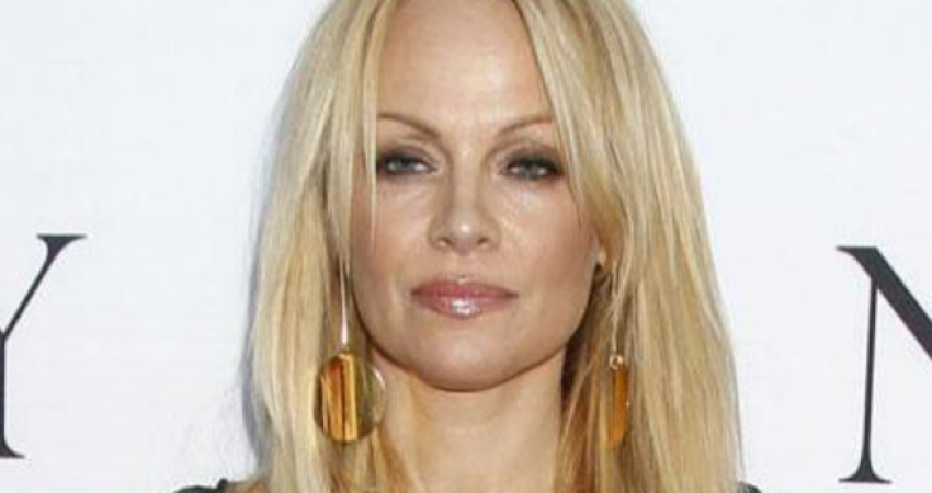 Përpjekjet për të vrarë dadon pas abuzimit seksual me të, Pamela Anderson shokon me rrëfimin