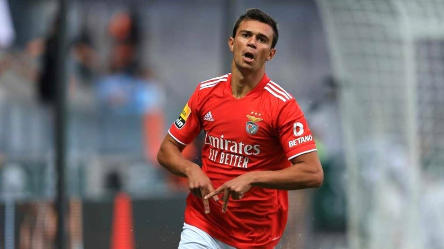 Watford gjen zëvendësuesin e Manajt, vjen një sulmues nga Benfica