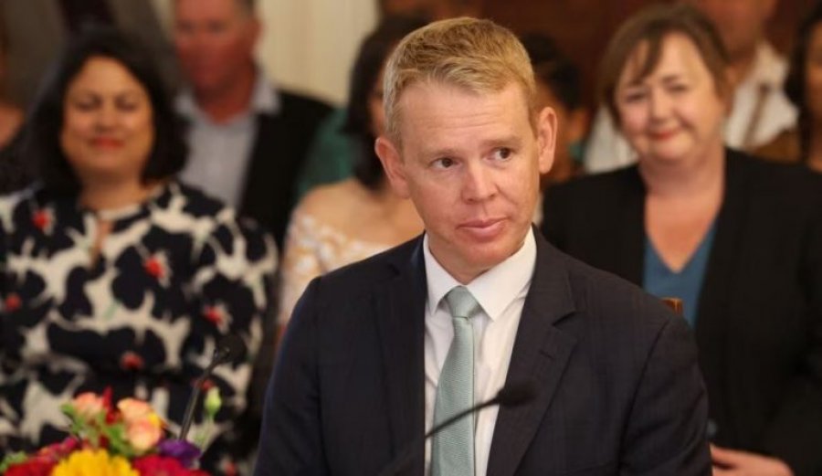 ‘Përgjegjësia më e madhe e jetës time’, Chris Hipkins betohet si kryeministër i Zelandës së Re