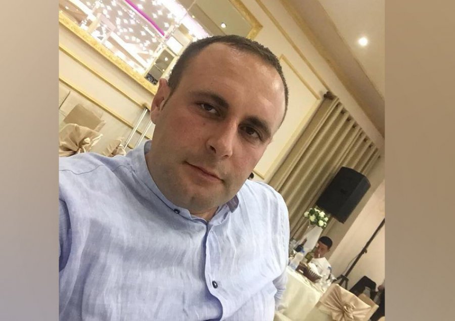Dhunohet gazetari Elvis Hila, autorët i rrahin edhe bashkëshorten
