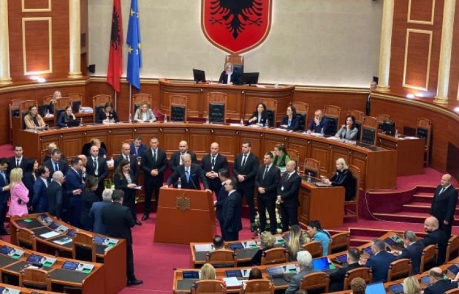 Nikolla zbaton porosinë e Ramës/ Përjashtohen nga Kuvendi Berisha dhe 4 deputetë të PD