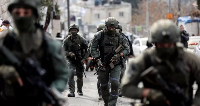 Izraelitët do ta kenë më të lehtë të mbajnë armë, pas sulmit në Jerusalem