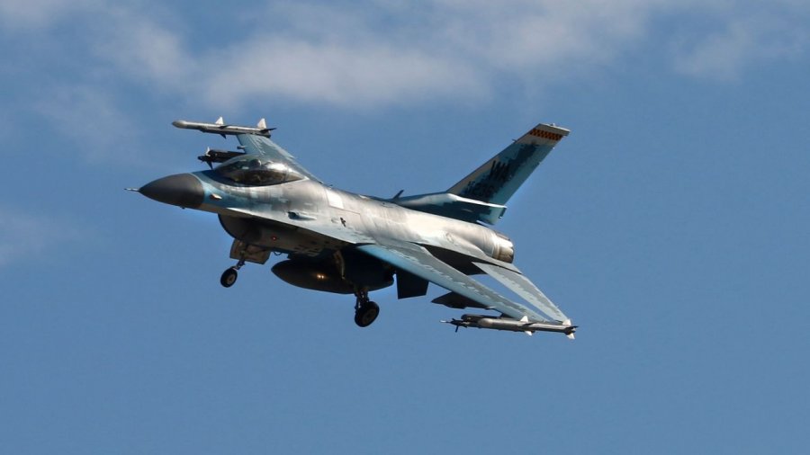 SHBA nuk e përjashton dërgimin e avionëve luftarakë në Ukrainë