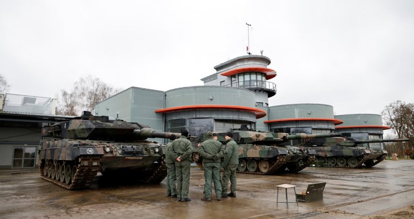 Trupat polake përgatiten të trajnojnë ukrainasit se si të përdorin tanket 