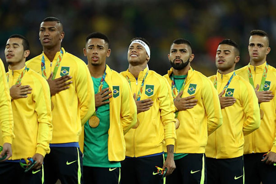 E kapën në një orgji, tifozët rrahin lojtarin e kombëtares braziliane