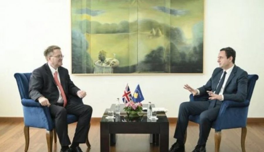 Rama në Prishtinë/ Kurti vazhdon 'rutinën', pret në zyrë ambasadorin britanik në Kosovë