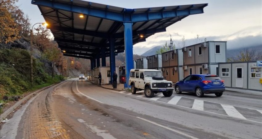 Një serb prezanton dokument të falsifikuar në kufi, arrestohet nga policia