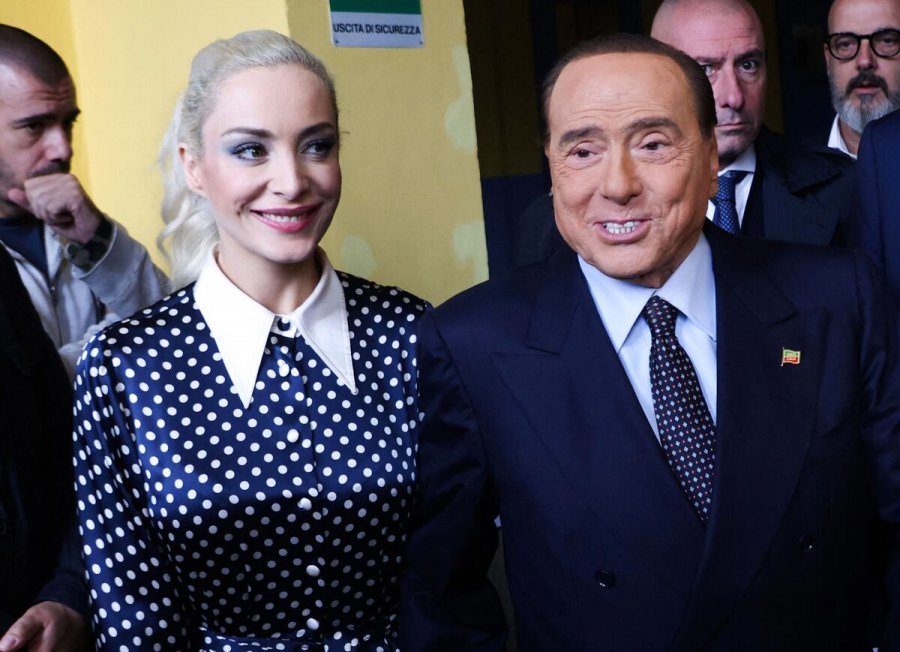 Silvio Berlusconi i la 100 milionë euro trashëgimi të dashurës 33-vjeçare