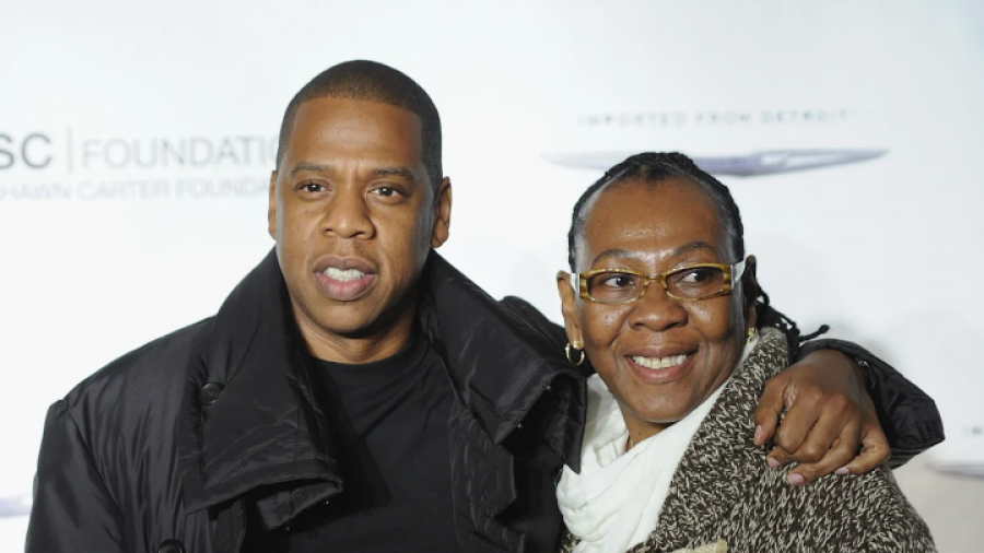Nëna e Jay Z i jep fund beqarisë, Gloria Carter martohet me partneren e saj pas disa vitesh së bashku     