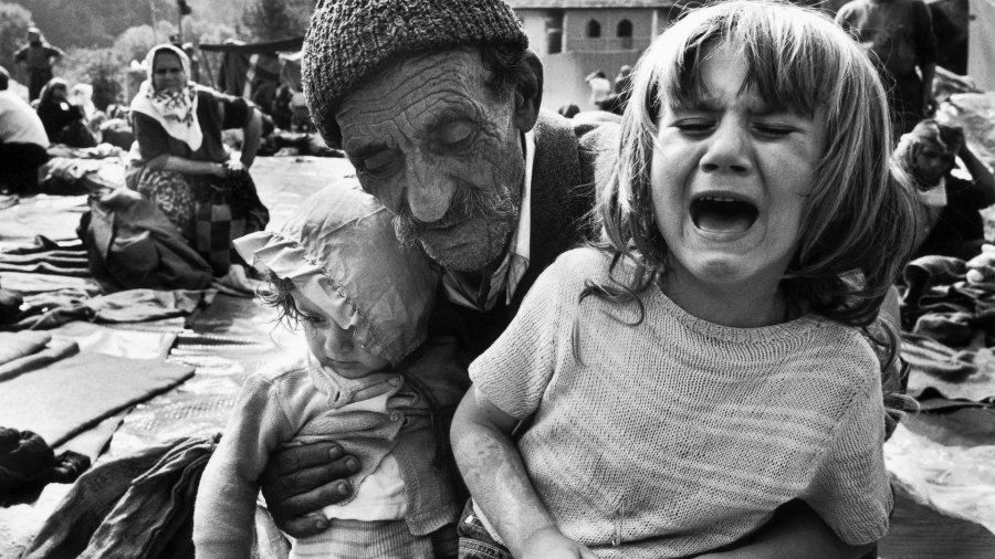 “Para 28 vitesh u shkua një prej faqeve më të errëta të historisë në Evropë”, BE: Nuk tolerohet mohimi i gjenocidit në Srebrenicë