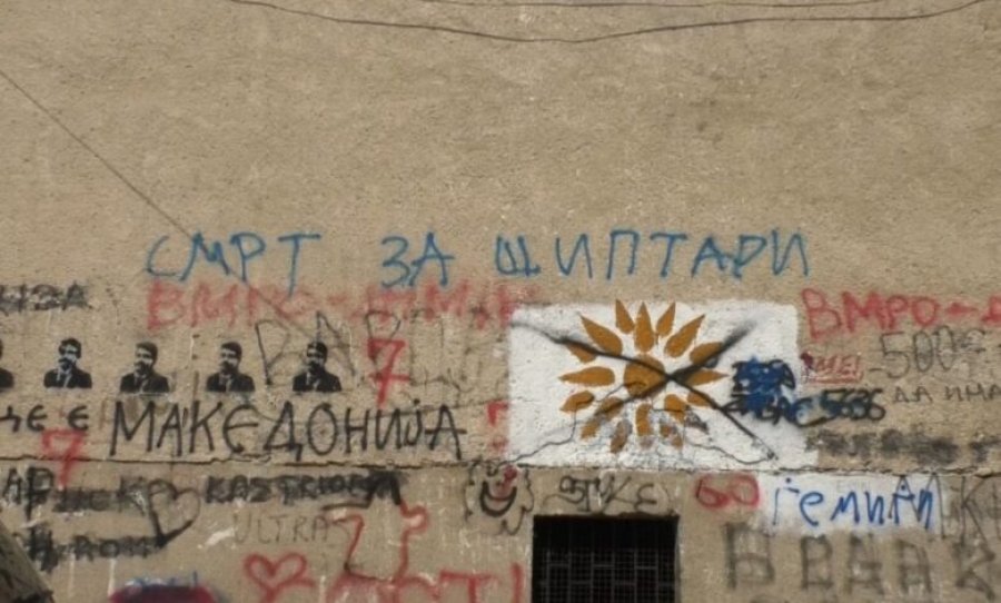 Mbishkrime 'vdekje për shqiptarët' në qytetin e Gostivarit