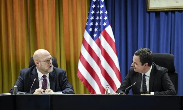 Ambasada e SHBA: Mirëpresim marrëveshjen e Kosovës me BE-në, të merren hapa të tjerë konkretë
