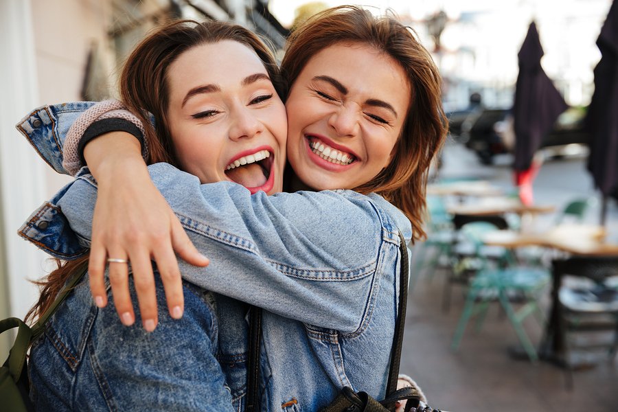 10 pika të cilat tregojnë një miqësi të shëndetshme