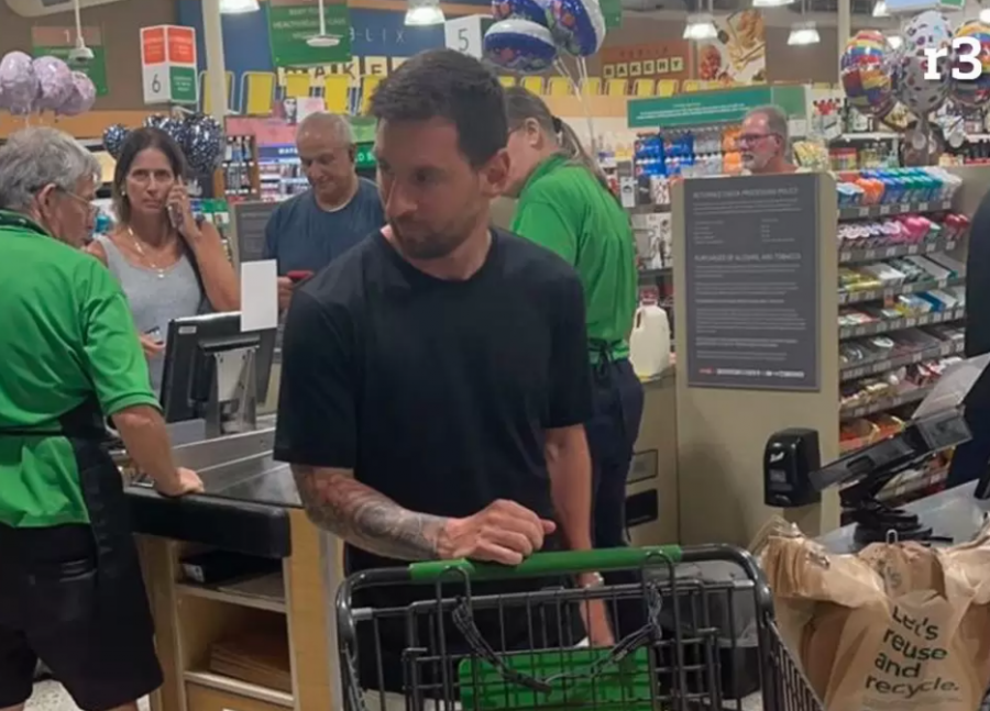 Jeta e re e Messit në Miami nis si njeri i zakonshëm, fotografohet duke bërë pazar në supermarket