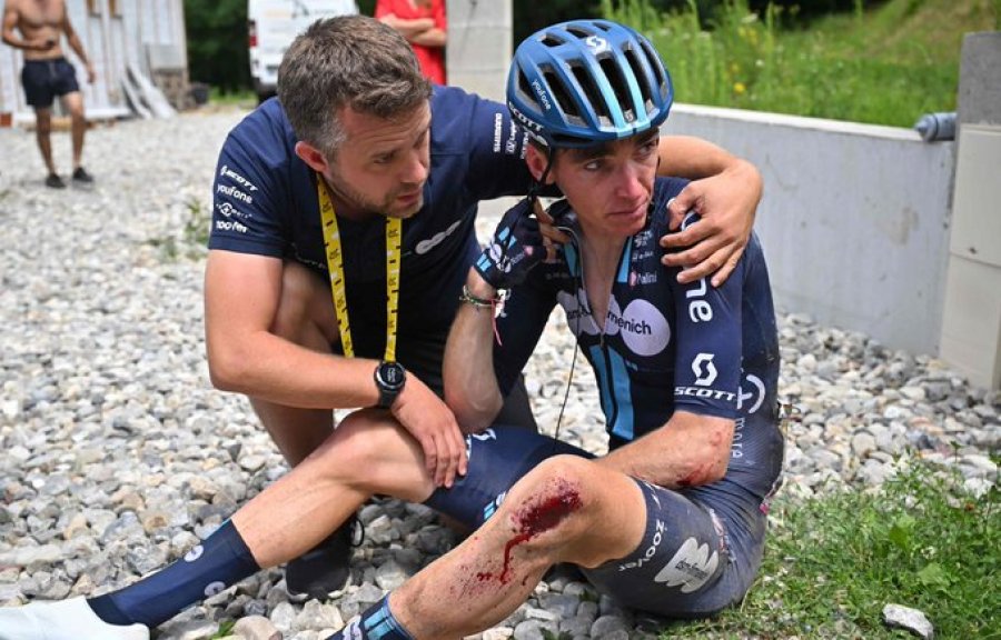 Përplasje e tmerrshme në Tour de France: 30 çiklistë të plagosur, dy në gjendje të rëndë