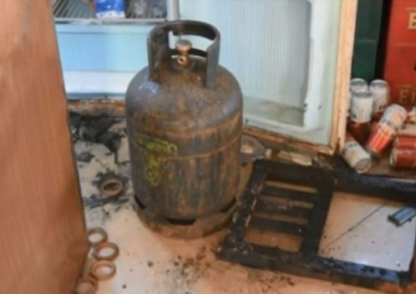 Shpërthen bombola e gazit në Shëngjin, përfshihet nga zjarri apartamenti 