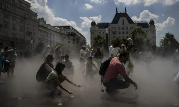 Vala e të nxehtit, Hungaria lëshon alarmin e kuq