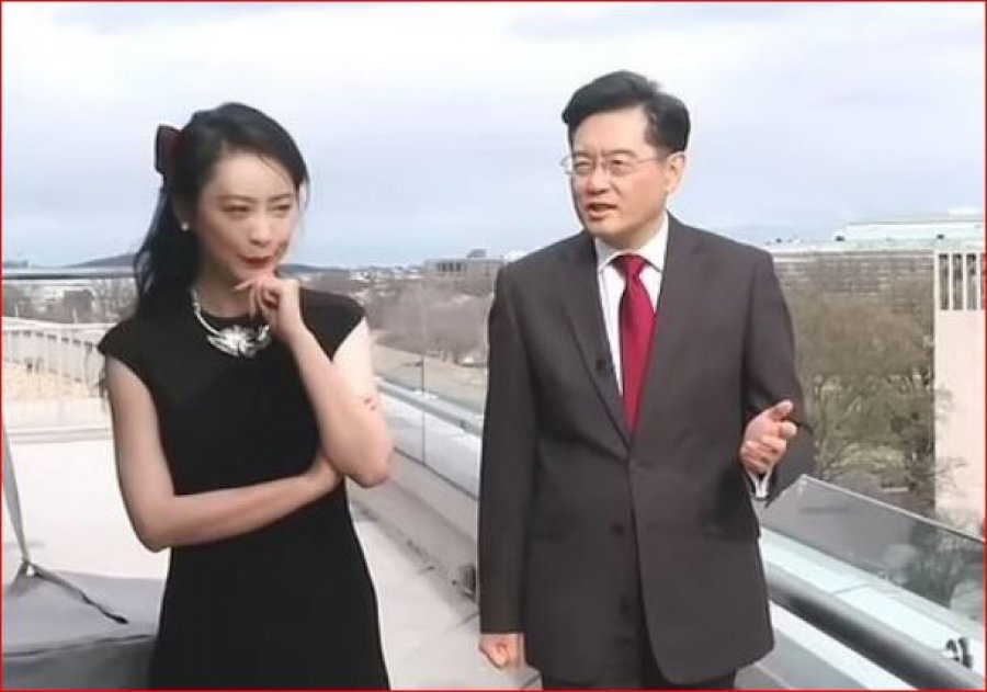  Ministri kinez prej javësh i zhdukur, qarkullojnë thashetheme për një lidhje dashurie me prezantuesen televizive
